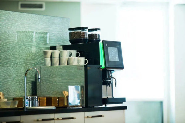 Macchina da caffè e Espresso automatica commerciale - Barista ed Espresso