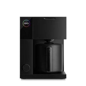 Macchina da caffè nera con display digitale e caraffa, parte di Fellow, Macchine da caffè, Ultime novità, tutto sul caffè.