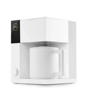 Macchina da caffè a filtro bianca di precisione con design moderno per infusione manuale, parte di Fellow, Macchina da caffè, Ultime novità, tutto sul caffè