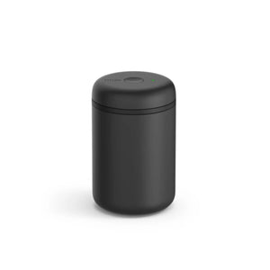 Barattolo per conservazione sottovuoto opaco nero con sigillatura elettrica per chicchi di caffè, parte di Fellow, Conservazione, Ultime novità, tutto sul caffè.