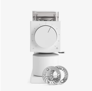 Macina caffè elettrico bianco con macinatura regolabile e macine extra in acciaio inox, Fellow, tutto sul caffè.